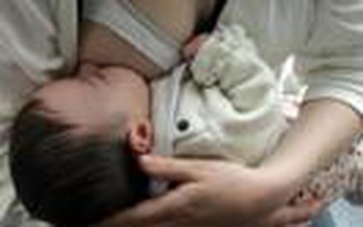 Dịch vụ bú sữa mẹ cho con các cặp đồng tính