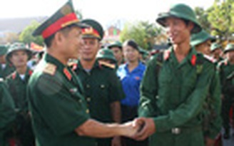 Thừa Thiên-Huế: 600 thanh niên lên đường nhập ngũ