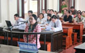 Hoãn phiên tòa xét xử vợ một nguyên viện trưởng
