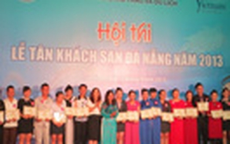 Lễ tân khách sạn Đà Nẵng tranh tài