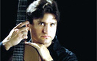 Nghệ sĩ guitar cổ điển Rene Izquierdo biểu diễn tại TP.HCM
