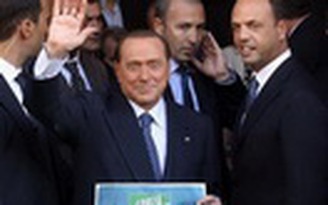 Ông Berlusconi khiến chính phủ Ý sụp đổ