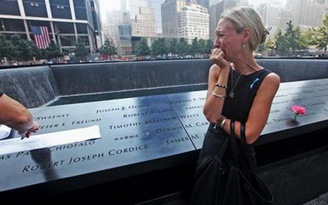 Chùm ảnh nước Mỹ tưởng niệm 'sự kiện 11.9'