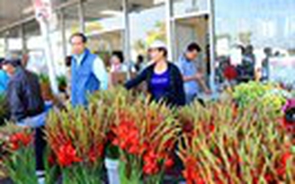 Little Sài Gòn nhộn nhịp phiên chợ cuối năm