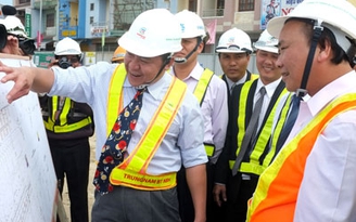 Phó thủ tướng Nguyễn Xuân Phúc kiểm tra tình hình chuẩn bị tàu xe sau tết