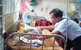 Xuân yêu thương đến với bệnh nhi ung thư
