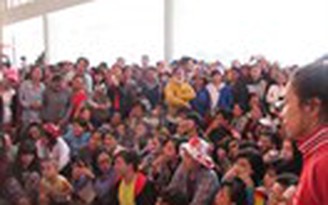 Chen chúc dự phiên tòa xét xử hai bảo mẫu