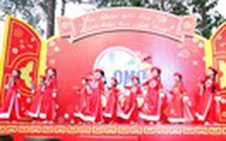 Hội Tết truyền thống 2014: 6.000 bóng bay cá chép ngộ nghĩnh dành tặng các em nhỏ