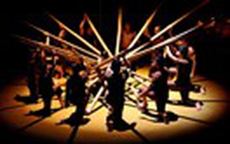 Xiếc, kịch nghệ, âm nhạc, vũ đạo trong 'Làng tôi'