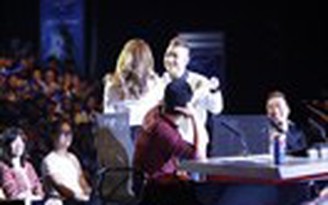 Vietnam Idol 2013: Chàng trai gây sốt X-Factor Anh 'quyến rũ' Mỹ Tâm
