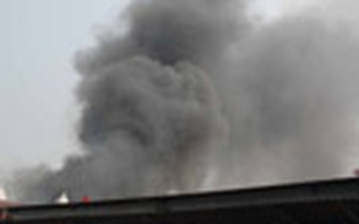 Cháy lớn tại kho hàng rộng hơn nghìn mét vuông