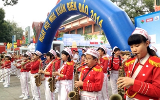 Sôi nổi 'Ngày hội mùa xuân biển đảo' lần thứ 3