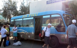 Chở khách Tây bằng xe hết hạn kiểm định