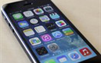 Apple sẽ sửa lỗi tự động khởi động máy trên iOS 7