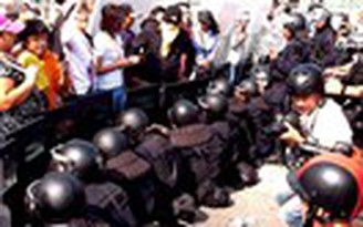 Cảnh sát Thái Lan ra tay giải tán biểu tình