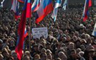 Hàng ngàn người Ukraine thân Nga biểu tình phản đối thay đổi chính trị