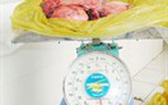 Khối u 7 kg trong bụng cụ bà 78 tuổi