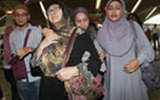 Máy bay Malaysia mất tích: Cảnh sát Thái truy lùng băng buôn bán hộ chiếu ăn cắp