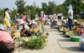 Chợ trên núi Cấm