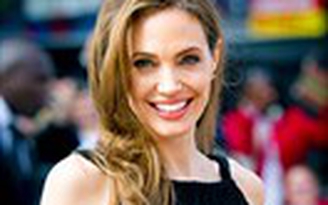 Angelina Jolie thiết kế thời trang trẻ em