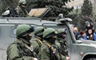 Quân Nga tràn vào Crimea