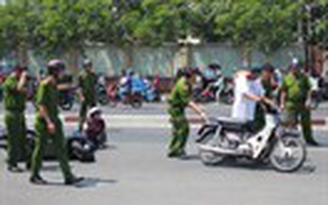 Dựng lại hiện trường vụ cướp giật túi xách người mẫu Mâu Thanh Thủy
