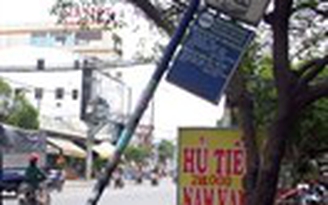 Biển báo đã đứng thẳng