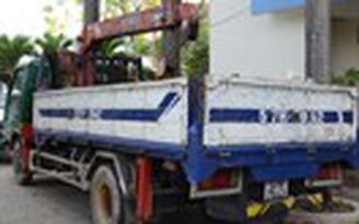 Thuê xe cẩu trộm cáp viễn thông