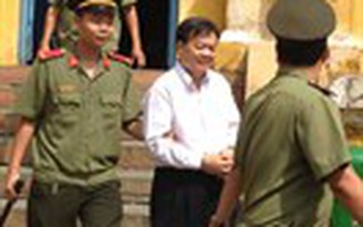 Tăng án đối với nguyên Chủ tịch UBND huyện Hóc Môn Tăng án đối với nguyên Chủ tịch UBND huyện Hóc Môn