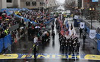 Phát hiện túi xách nghi có bom tại đích đến cuộc đua marathon Boston