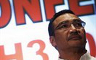 Malaysia bác tin cơ phó MH370 gọi điện cầu cứu