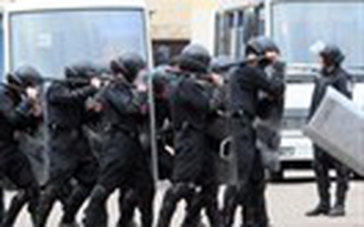 Ukraine dọa dùng vũ lực tại miền đông