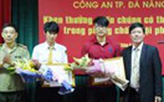 Đà Nẵng khen thưởng hai công dân bắt tội phạm