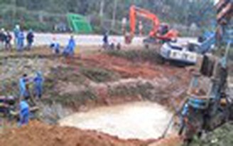 Đường ống nước sạch sông Đà liên tục vỡ do không xử lý nền đất khi thi công