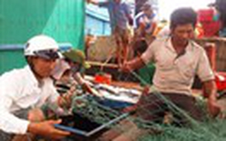 Ngư dân Quảng Trị: Giàn khoan khổng lồ hay quái vật khổng lồ gì cũng mặc