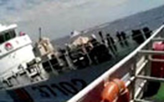Video mới nhất: Tàu Trung Quốc ngang ngược đâm tàu Việt Nam