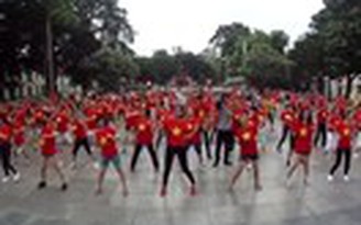 Nhảy flashmob thể hiện lòng yêu nước