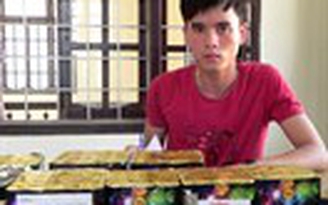 Pháo lậu trên xe khách