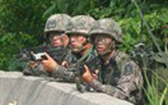 Tổng thống Hàn Quốc xin lỗi về vụ binh sĩ bắn chết 5 đồng đội