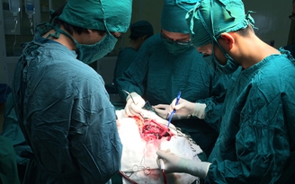 Cứu cụ bà 83 tuổi bị chấn thương sọ não nguy kịch