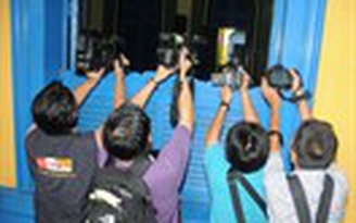 Kiểm tra thông tư hạn chế báo chí tại tòa