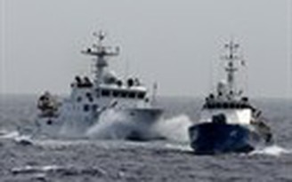 Tàu Trung Quốc hung hăng đâm tàu cảnh sát biển VN