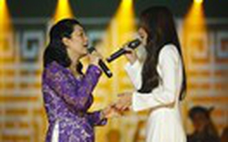 Tôi tỏa sáng: Minh Thư cùng mẹ song ca 'Dạ cổ hoài lang'