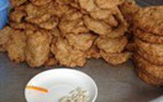 Bắt quả tang cơ sở dùng hàn the sản xuất chả cá