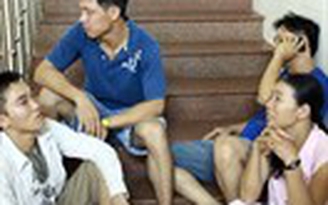 Vợ chồng nghèo quằn quại bên con nhỏ chết bất thường