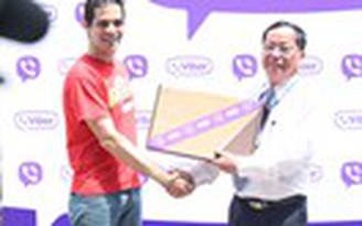 CEO Viber Talmon Marco thăm và trao tặng quà cho Trung tâm nhân đạo quận 3
