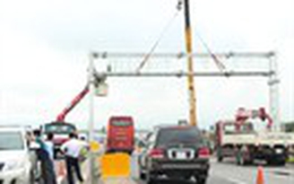 Thi công thiếu an toàn trên đường cao tốc TP.HCM - Trung Lương
