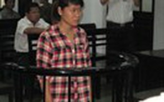 Nữ thiếu úy CSGT bị xét xử tội tham ô