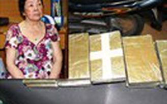 Triệt phá đường dây buôn ma túy của 'bà trùm' 80 tuổi