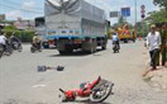 Xe tải va chạm xe máy, 1 người bị thương nặng